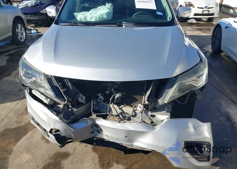 2018 Nissan Pathfinder S z USA, uszkodzony, nr VIN 5N1DR2MN3JC628185